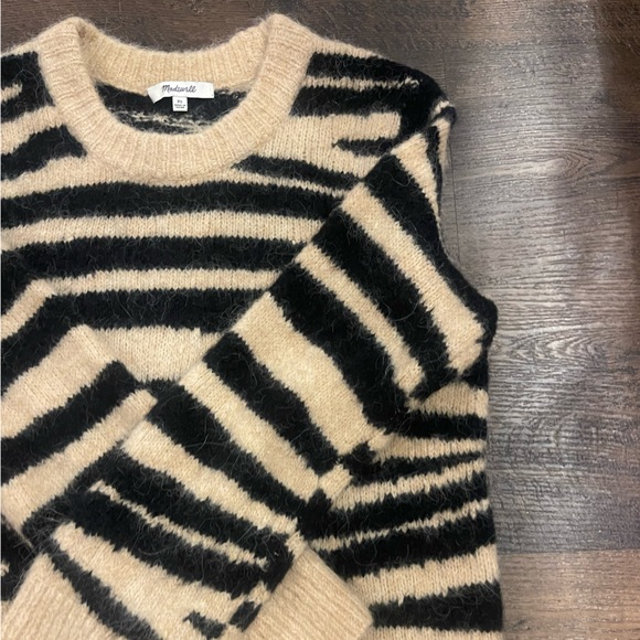 Madewell Pullover Sweater in Tiger Stripe - Picture 9 of 10